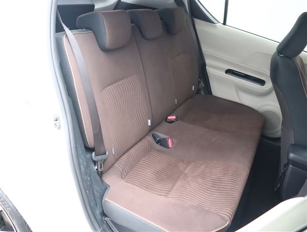 TOYOTA AQUA 2012 Image 31