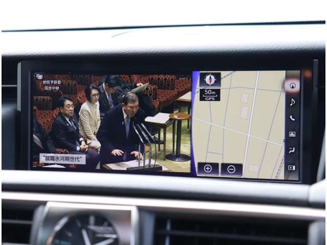 TOYOTA LEXUS IS300H AWD 2018 Image 31