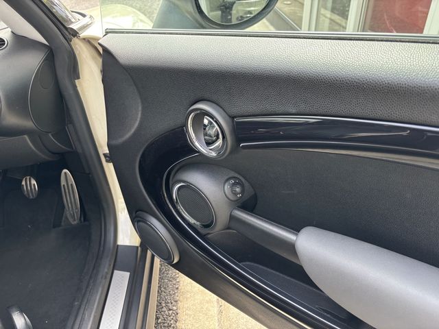 BMW BMW MINI COOPER S CL 2008 Image 31