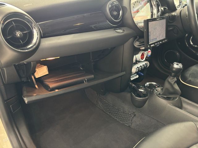 BMW BMW MINI COOPER S CL 2008 Image 31