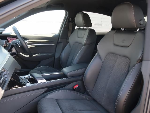 AUDI AUDI E-TRON SPORTBAC 2022 Image 31