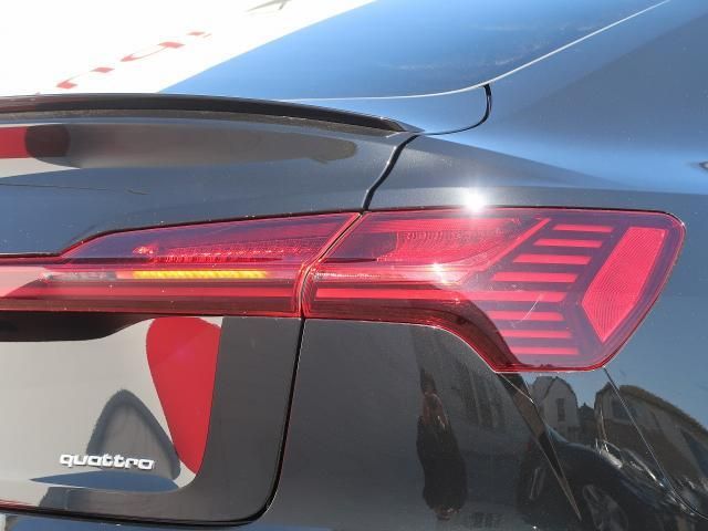AUDI AUDI E-TRON SPORTBAC 2022 Image 31