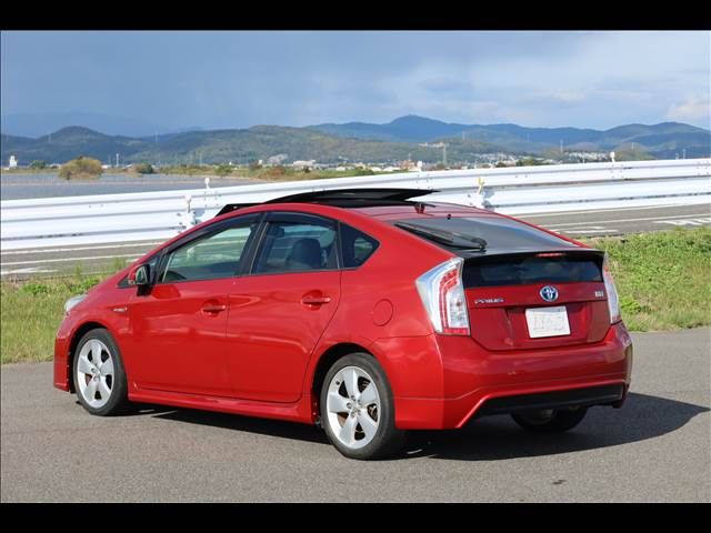 TOYOTA PRIUS 2013 Image 31