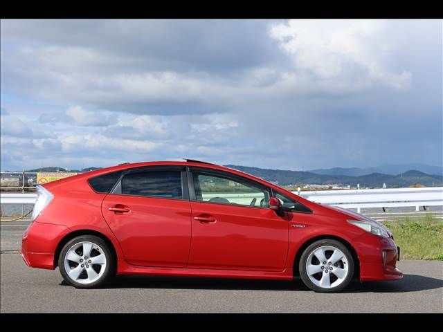 TOYOTA PRIUS 2013 Image 31