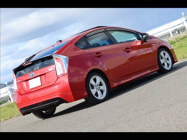 TOYOTA PRIUS 2013 Image 31