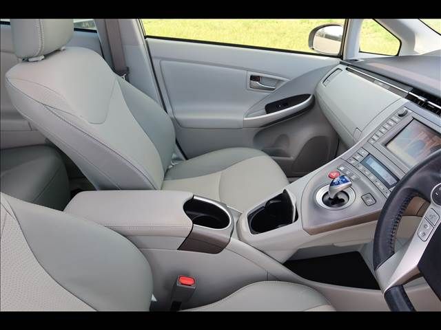 TOYOTA PRIUS 2013 Image 31