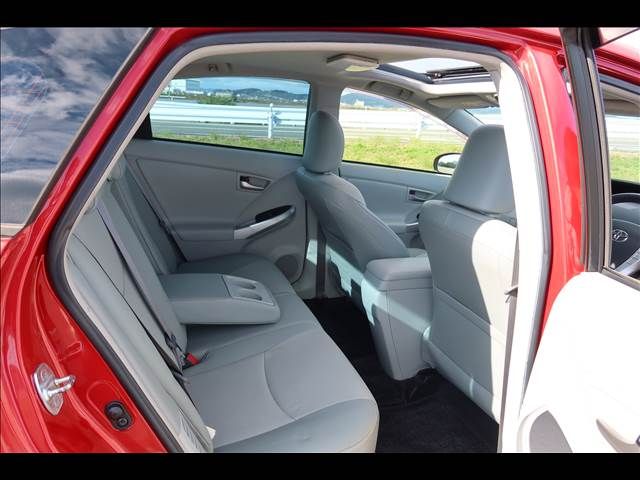 TOYOTA PRIUS 2013 Image 31