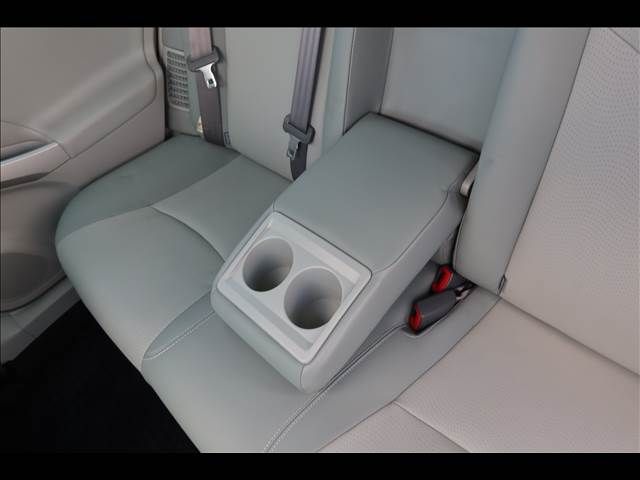 TOYOTA PRIUS 2013 Image 31