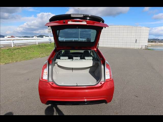 TOYOTA PRIUS 2013 Image 31