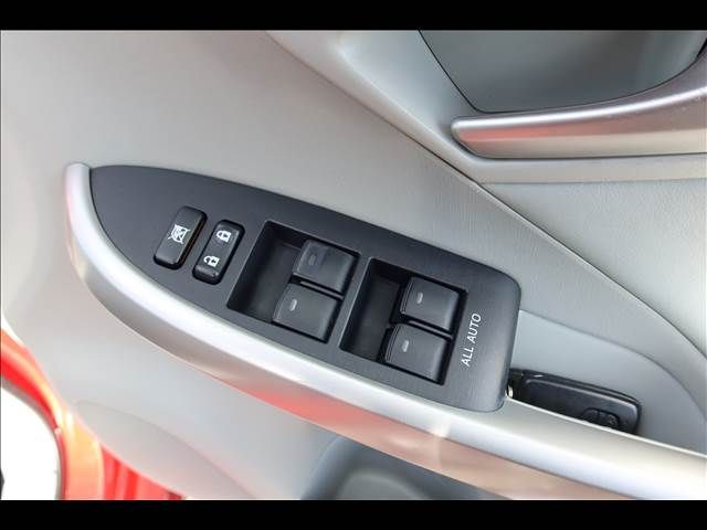 TOYOTA PRIUS 2013 Image 31