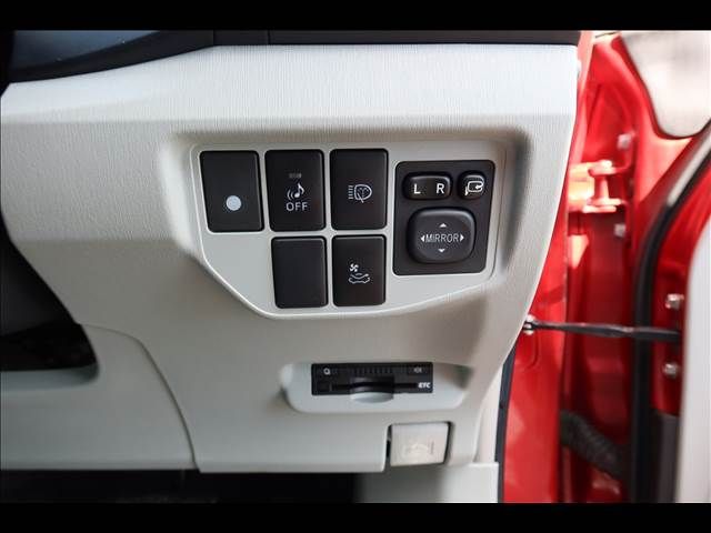 TOYOTA PRIUS 2013 Image 31