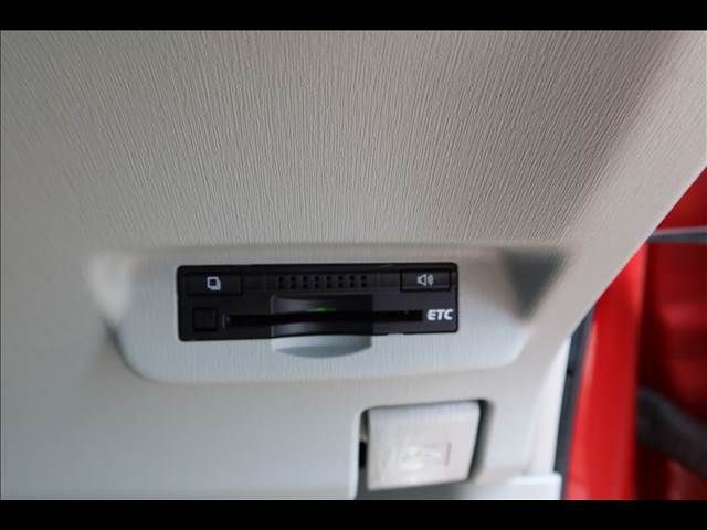 TOYOTA PRIUS 2013 Image 31