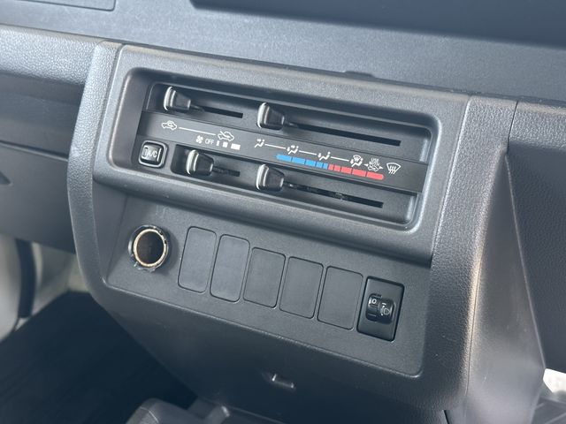 DAIHATSU HIJET TRUCK 2015 Image 31