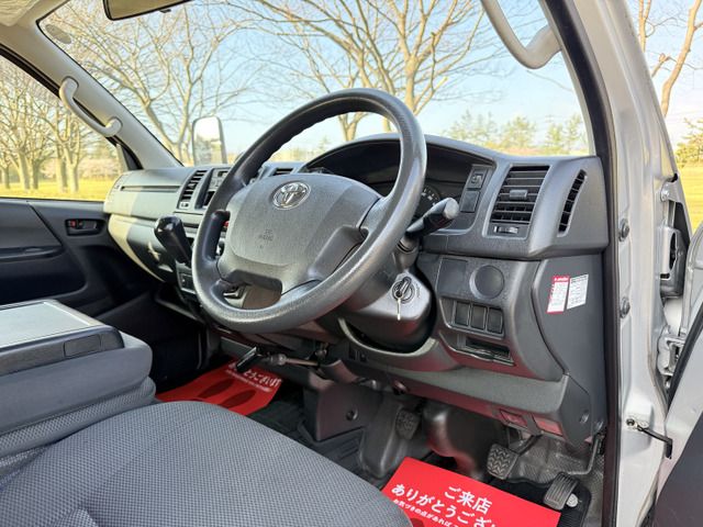 TOYOTA HIACE VAN 4WD 2014 Image 31