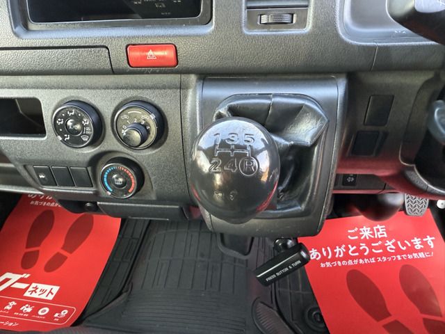 TOYOTA HIACE VAN 4WD 2014 Image 31