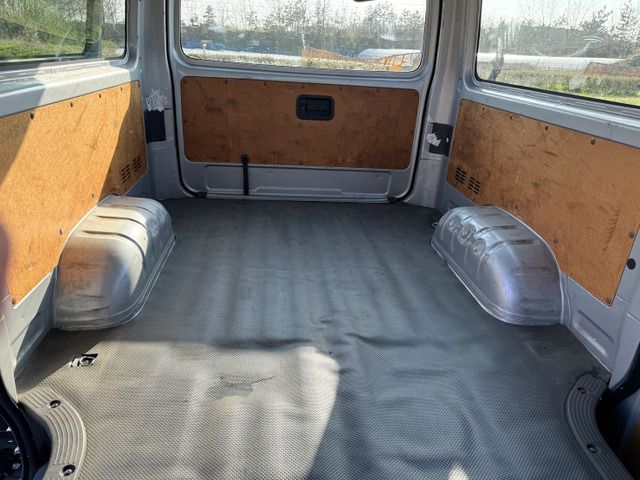 TOYOTA HIACE VAN 4WD 2014 Image 31