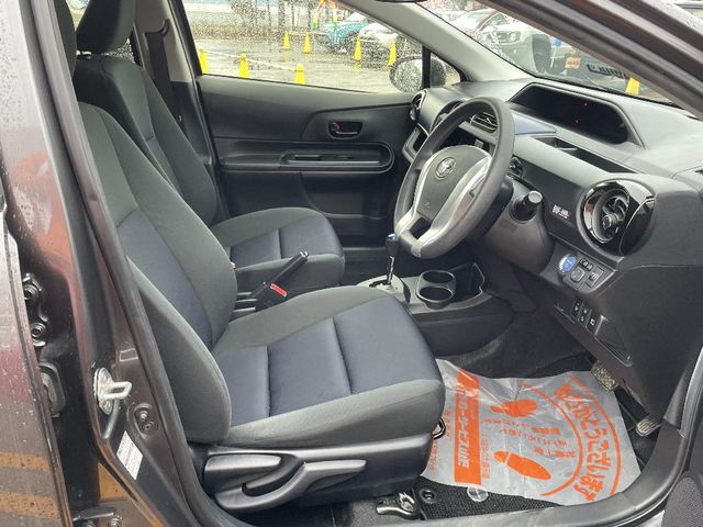 TOYOTA AQUA 2017 Image 31