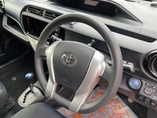 TOYOTA AQUA 2017 Image 31