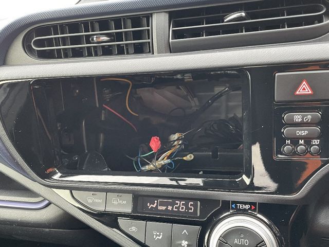 TOYOTA AQUA 2017 Image 31