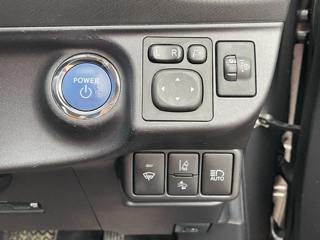 TOYOTA AQUA 2017 Image 31