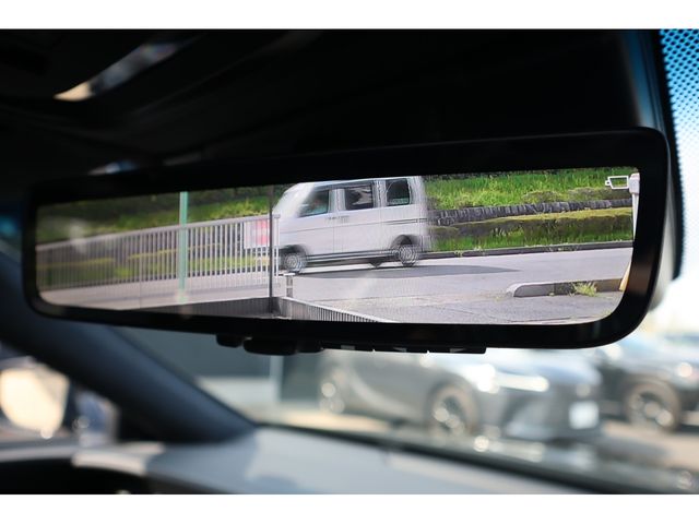 TOYOTA LEXUS LS500H 2021 Image 31