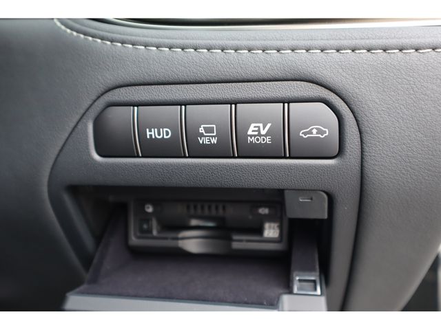 TOYOTA LEXUS LS500H 2021 Image 31