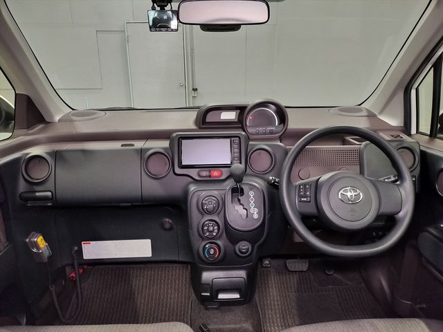 TOYOTA SPADE 2017 Image 31