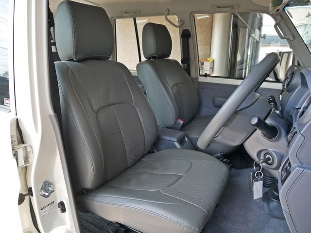 TOYOTA LANDCRUISER VAN 2014 Image 31