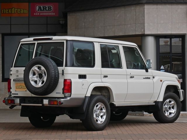 TOYOTA LANDCRUISER VAN 2014 Image 31