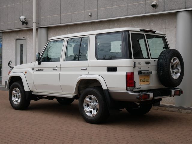TOYOTA LANDCRUISER VAN 2014 Image 31