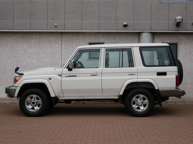 TOYOTA LANDCRUISER VAN 2014 Image 31