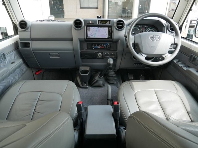 TOYOTA LANDCRUISER VAN 2014 Image 31