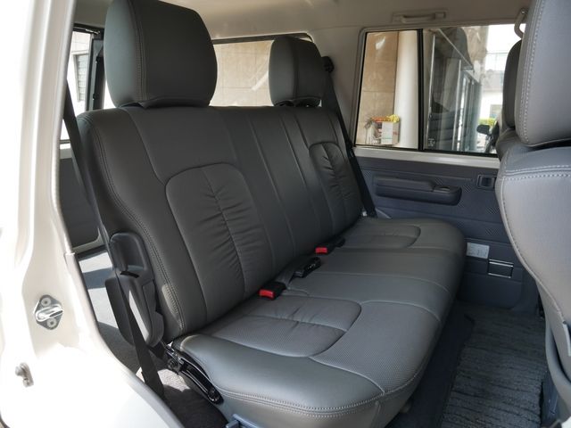TOYOTA LANDCRUISER VAN 2014 Image 31