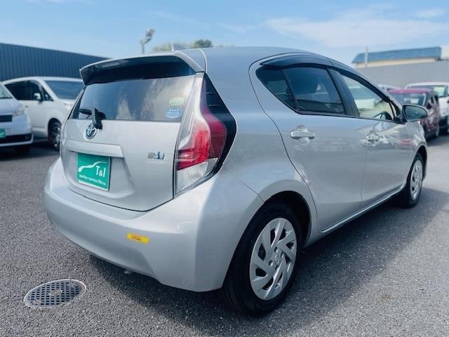 TOYOTA AQUA 2017 Image 31