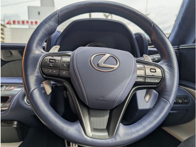 TOYOTA LEXUS LC500H 2018 Image 31