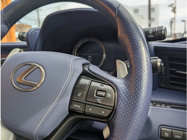 TOYOTA LEXUS LC500H 2018 Image 31