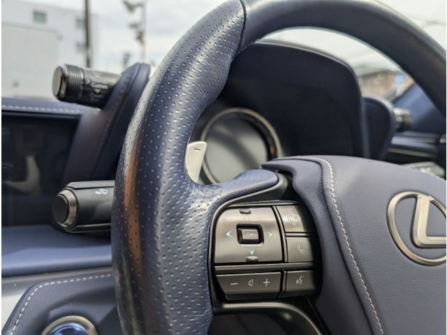 TOYOTA LEXUS LC500H 2018 Image 31