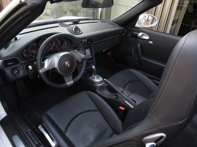 PORSCHE 911 OPEN 2010 Image 31