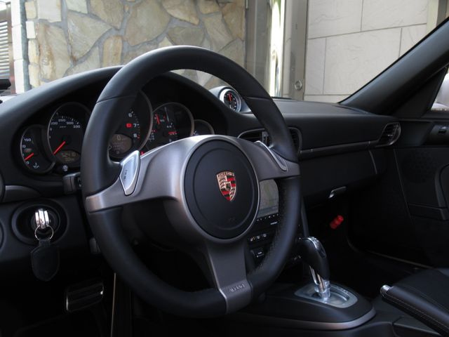 PORSCHE 911 OPEN 2010 Image 31