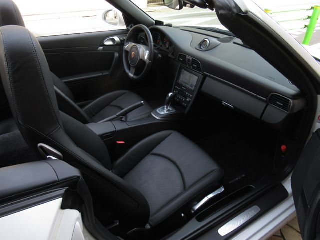 PORSCHE 911 OPEN 2010 Image 31