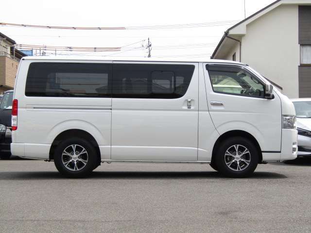 TOYOTA HIACE VAN 2WD 2022 Image 31