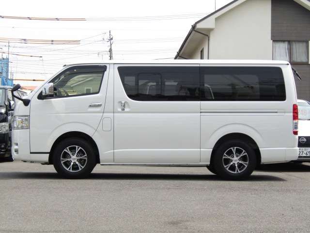 TOYOTA HIACE VAN 2WD 2022 Image 31