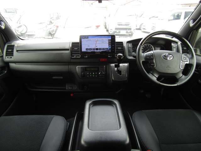 TOYOTA HIACE VAN 2WD 2022 Image 31