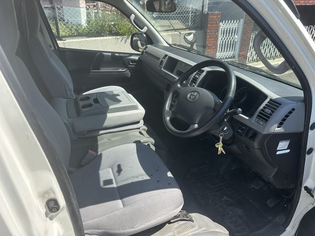 TOYOTA HIACE VAN 4WD 2010 Image 31