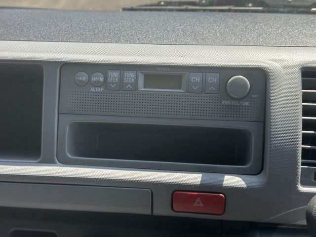 TOYOTA HIACE VAN 4WD 2010 Image 31