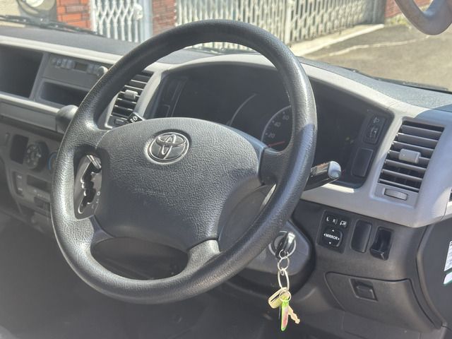 TOYOTA HIACE VAN 4WD 2010 Image 31