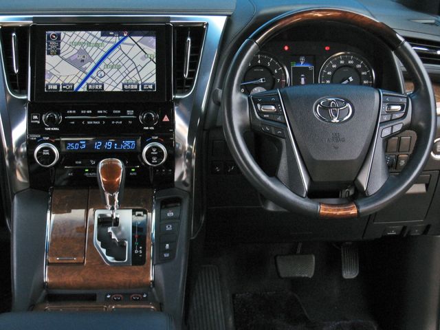 TOYOTA ALPHARD 2015 Image 31