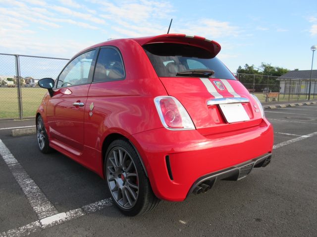 FIAT ABARTH 695 2012 Image 31