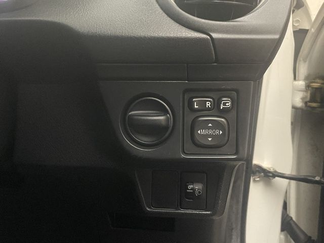 TOYOTA COROLLA FIELDER HYBR 2015 Image 31