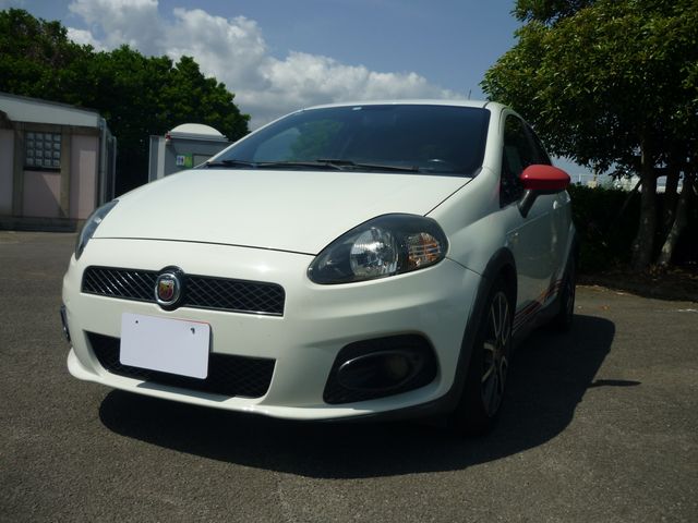 FIAT ABARTH GRANDE PUNTO 2009 Image 31